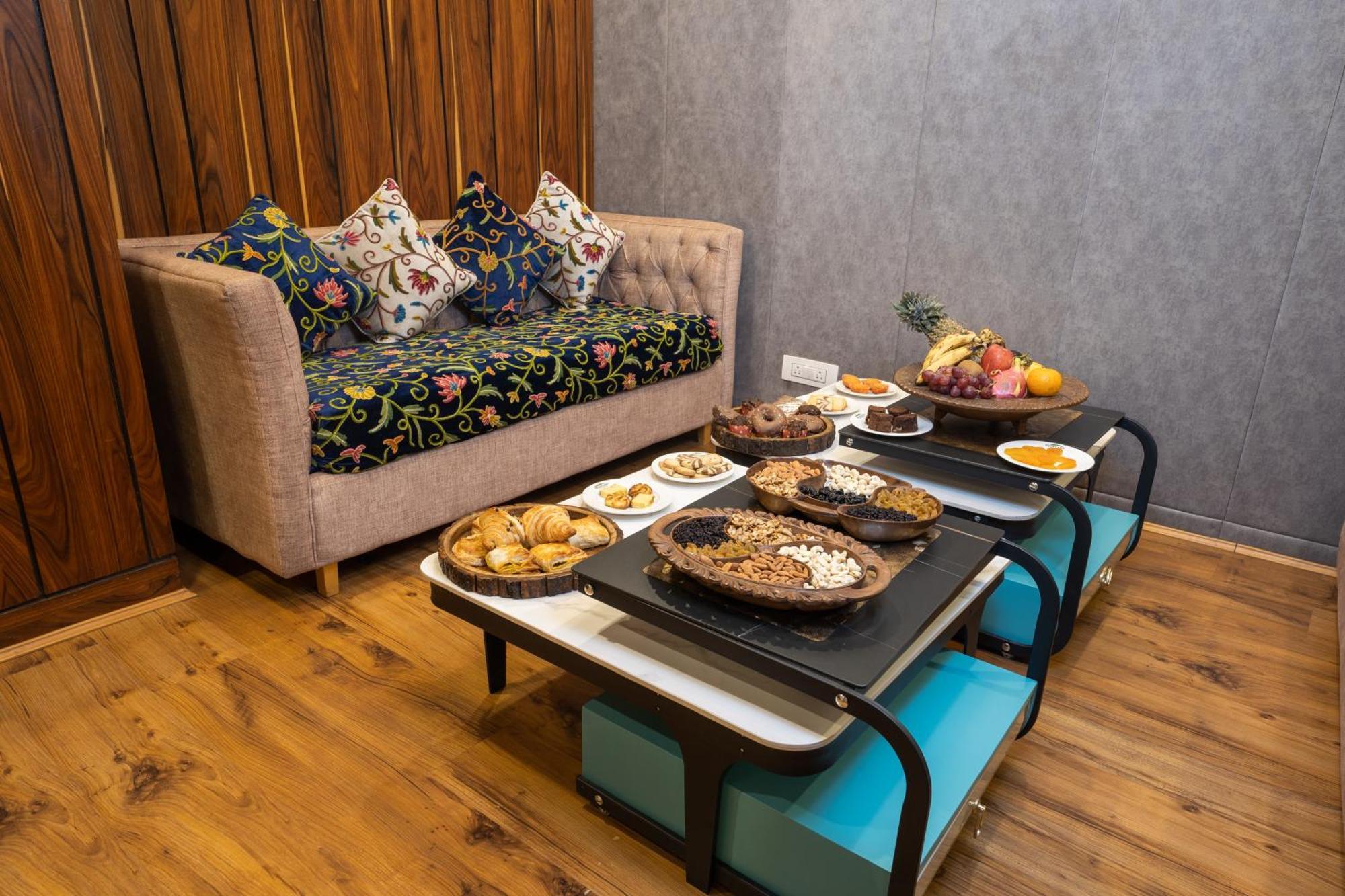 Hotel Snowland, Srinagar Esterno foto